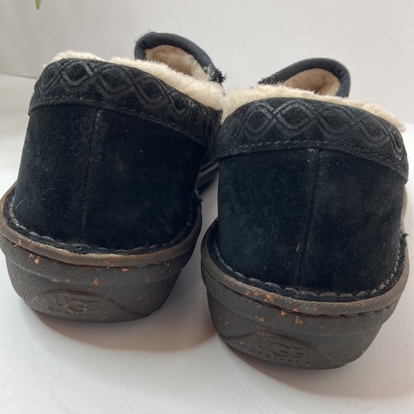 UGG suede slippers size 11 - Picture 3 of 9